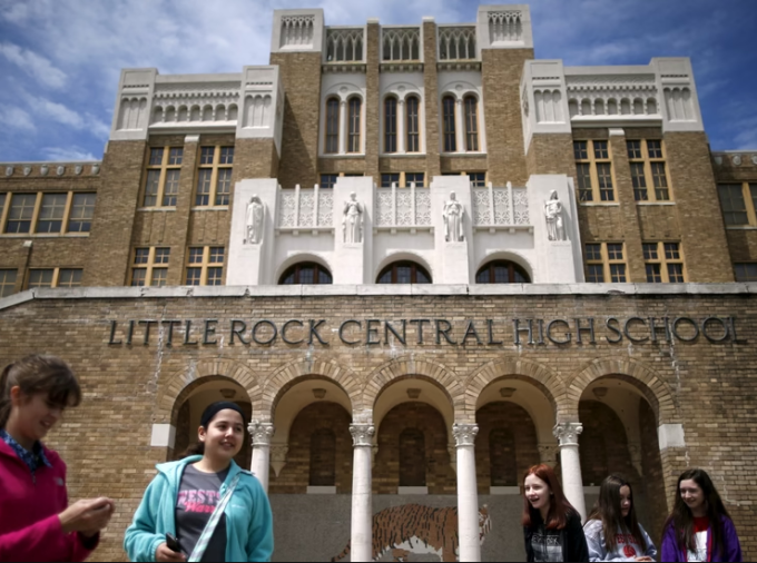Students in front of Little Rock Central High School